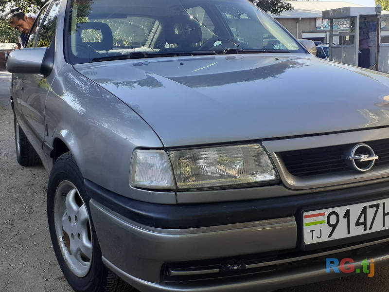 Opel Vectra A 1.6 1994 г.